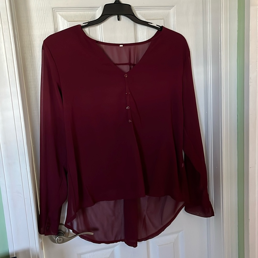 Beautiful Blouse. Dress up or Down.
Never worn